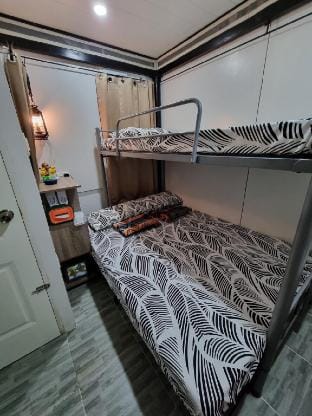 Small Cozy Room Own T&B, Wi-Fi, Smart TV, Netflix Vacation rental in Baguio