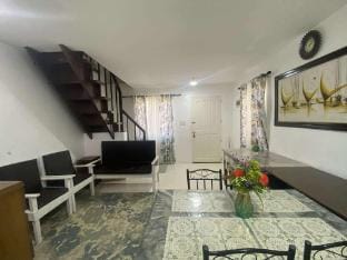 Eevees Home 17/16 Bacolod Vacation rental in Bacolod