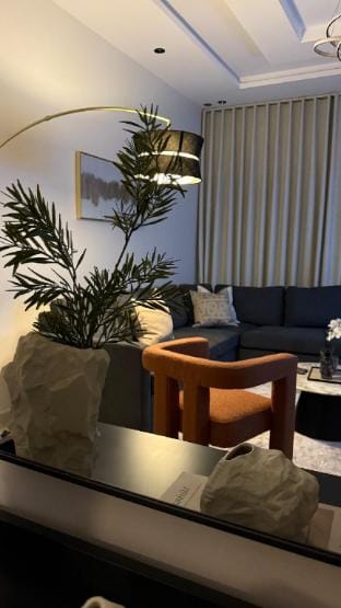 شقة فاخرة مع صالة أنيقة بالقرب من المطار Vacation rental in Jeddah
