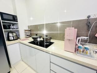 9pax /民宿ktv/kid play pool 温馨房子near cheng melaka Vacation rental in Malacca