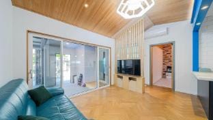 Gyeongju Pool Villa Orosi Bed and Breakfast in South Korea