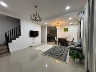 Healing Homestay 3 Bed Aircond Near Teluk Batik Vacation rental in Perak Tengah District
