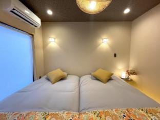 Kotone∼3BR 5Beds Balcony Sleeps 8Great Access Vacation rental in Osaka