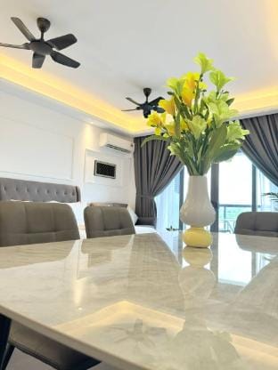 Serene SeaviewStudio unit atR&FSeineRegion ByANJU Vacation rental in Johor Bahru