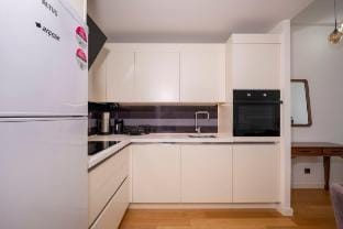 G Tower Modern Apartment near Shopping Center Apartment in Istanbul