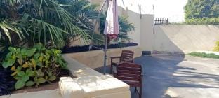 Veelux Self Catering Unit-WiFi-Netflix Vacation rental in Johannesburg