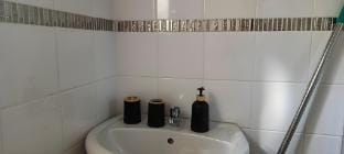Veelux Self Catering Apartment-WIFI- Netflix Vacation rental in Johannesburg