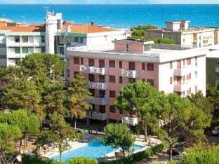 Central Location Vacation Home By the Sea Apartment in Bibione
