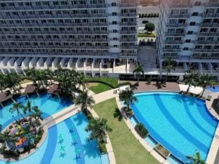 Shell Residences 1 Bedroom with Hotel Quality Bed Apartment in Pasay