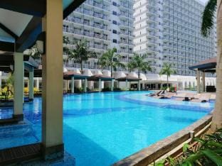 Shell Residences 1 Bedroom with Hotel Quality Bed Apartment in Pasay