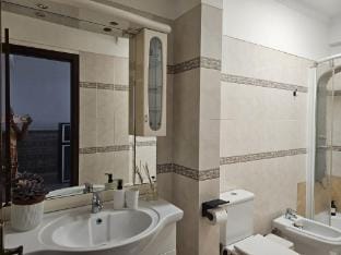 Light Spacious Almada Apartment Apartment in Lisbon District
