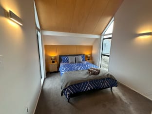 Airport Retreat 4BR 8 Guests Vacation rental in Christchurch