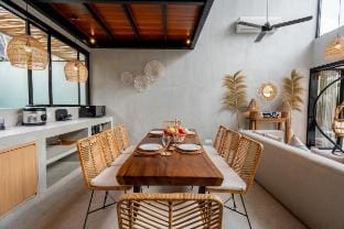 NEW! Villa Aurora - 4BR Villa in Kerobokan Villa in North Kuta