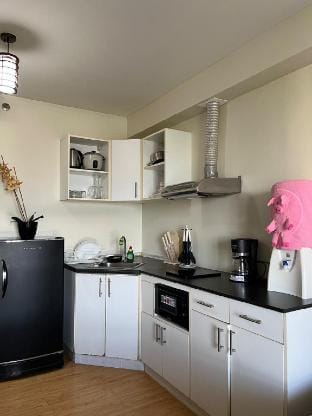 Modern Hideaway near Urban Eats Apartment in Lapu-Lapu City