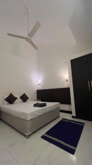 The Chill Deck Goa: 2BHK apartment in Arpora Vacation rental in Baga