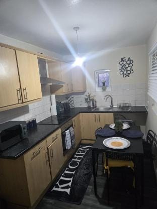 Charming Wolverhampton Apartment with Private Entrance Apartment in Wolverhampton