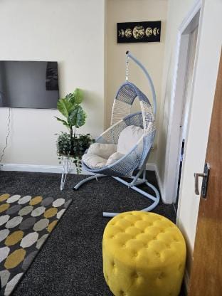 Glams 2bed stylish apartment  Apartment in Wolverhampton