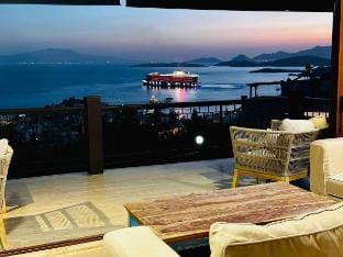 villa with a magnificent   castle and sea views. Vacation rental in Bodrum