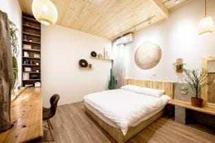 Zen House-only with shared bathroom-must contact us after booking Bed and Breakfast in Kaohsiung