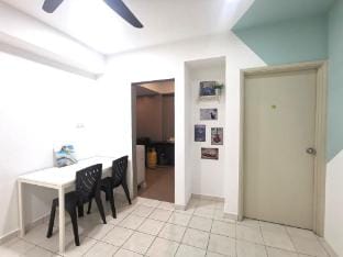 Menjalara/ Kepong/ Desapark - Room Only (2p1n)中文房东 Vacation rental in Petaling Jaya