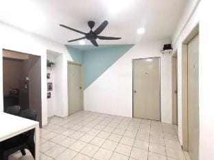 Menjalara/ Kepong/ Desapark - Room Only (2p1n)中文房东 Vacation rental in Petaling Jaya