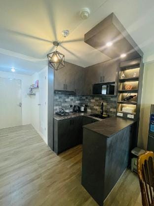 E&L Family Suite Apartment in Pasig