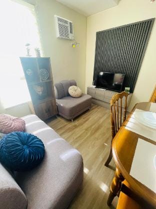 E&L Family Suite Apartment in Pasig