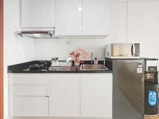 Cozy Studio South Gate Apt w/ Pool, Gym, Wi-Fi Vacation rental in South Jakarta City