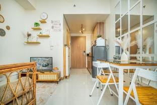 Boho Makati Condo|Wi-Fi &Workspace |Red Residences Vacation rental in Pasay