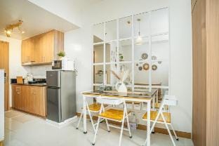 Boho Makati Condo|Wi-Fi &Workspace |Red Residences Vacation rental in Pasay