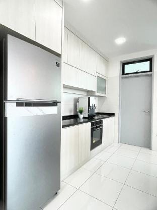 Skyloft 1min to AeonBukitIndah 1600sqft 4to16pax Vacation rental in Johor Bahru