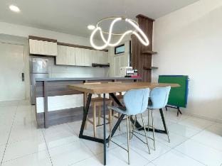 Skyloft 1MinToAEON Bukit Indah3BR PoolView4to16pax Vacation rental in Johor Bahru