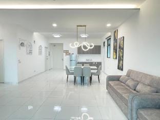 Skyloft 1Min To BukitIndah Aeon 1600sqft 4-16pax Vacation rental in Johor Bahru