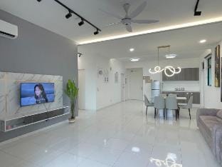 Skyloft 1Min To BukitIndah Aeon 1600sqft 4-16pax Vacation rental in Johor Bahru