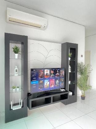 Skyloft 1Min To BukitIndahAeon PoolView 4-12pax3BR Vacation rental in Johor Bahru