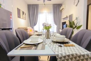 Danga Bay Cozy Home Away Central of JB -By The One Vacation rental in Johor Bahru