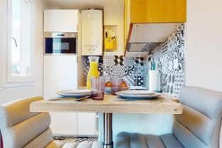 F2 Trocadero Apartment in Paris