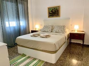 Centrally-Located, Spacious & short walk to Beach Vacation rental in Alicante