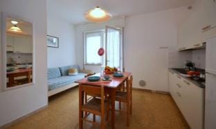 Relax by the Coast  100m to the Sea, Full of Natural Light Apartment in Lignano Sabbiadoro