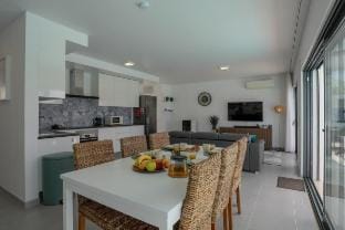 Detached Villa, Heated Pool & Outdoor Kitchen Villa in Portugal