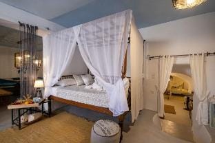Rock Villa Myth | Jacuzzi | 450 m, Sea View Yard Vacation rental in Santorini