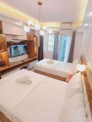 Condotel MOA & NAIA with Paid Parking Vacation rental in Pasay