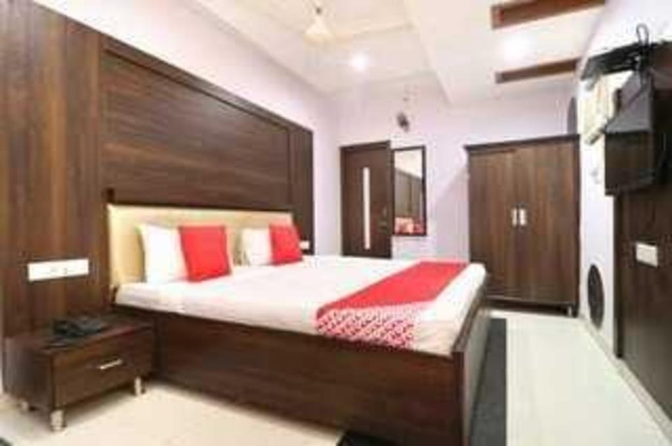 POP 81948H Hotel City Night Hotel in Ludhiana