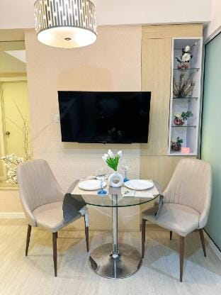 1BR Casa Alivia at Azure Apartment in Pasay