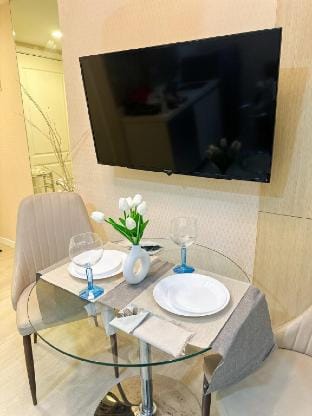 1BR Casa Alivia at Azure Apartment in Pasay