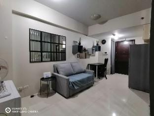 One Palm Tree Villas near AIrport T3 Apartment in Pasay