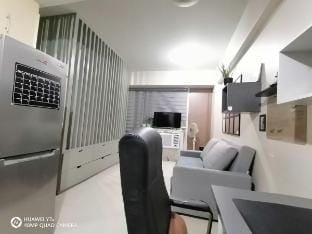 One Palm Tree Villas near AIrport T3 Apartment in Pasay