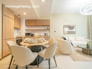 Impressive 2BR Missoni Apt with Premium Vacation rental in Dubai
