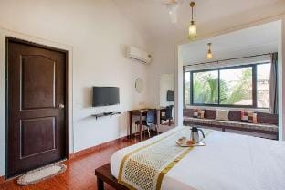 Grande 8 rooms Villa with Private pool, Morjim Vacation rental in Mandrem