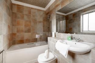Spacious 4 Bedroom Property near Marble Arch and Oxford St. Apartment in City of Westminster